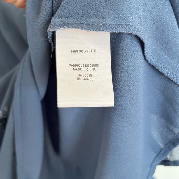 Reitmans Blue Floral Smocked Women's Top size medium - Picture 6 of 6